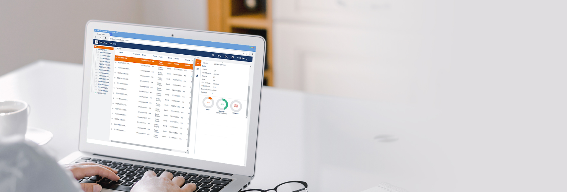Les solutions ClassroomCare de BenQ facilitent la gestion du personnel informatique.
